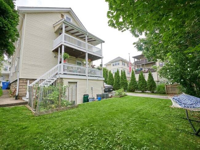 Building Photo - 49 Vincent Ave