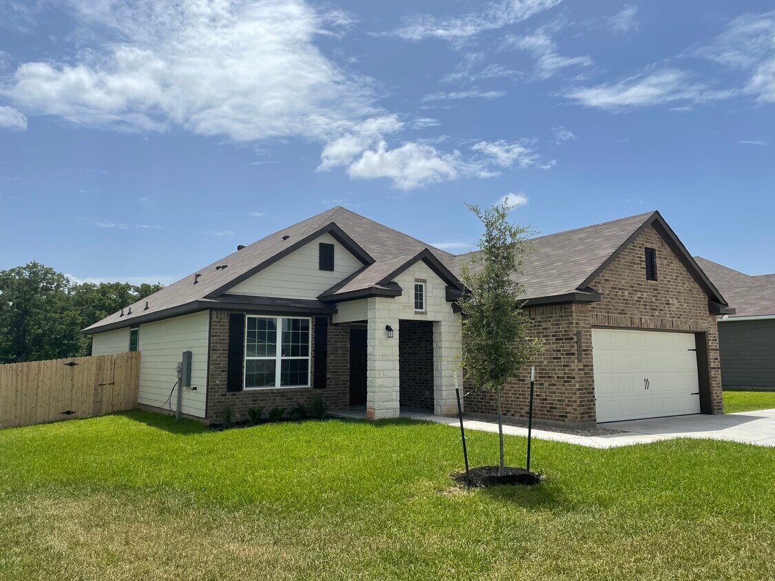Foto principal - 1438 Kingsgate Dr