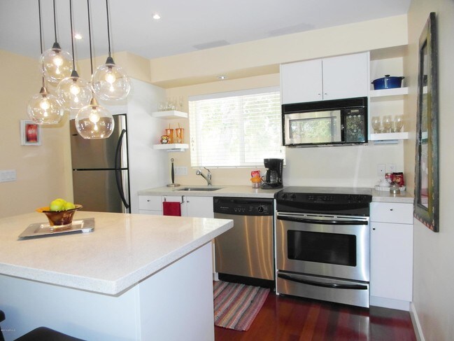 Foto del edificio - 7601 E 2nd St