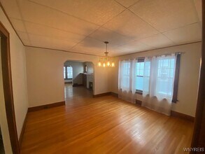 Building Photo - 27 Henley Rd