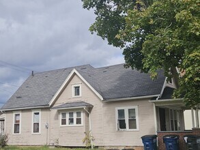 Building Photo - 3273 N Detroit Ave