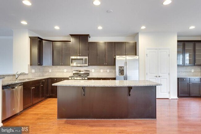 Foto del edificio - 1735 Rockledge Terrace