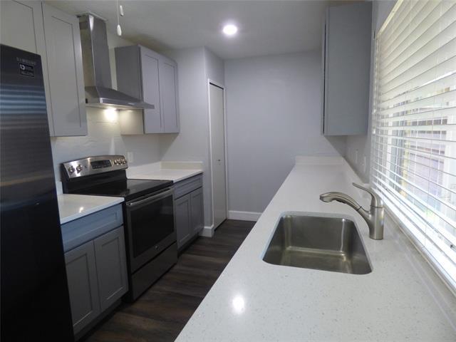 Building Photo - 5016 Roberts Dr