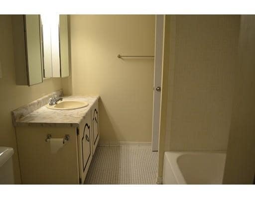 Building Photo - 39 Nassau Dr