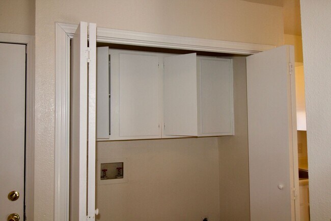 Building Photo - 2336 Heatherfield