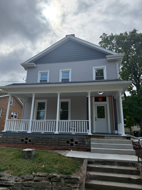 Primary Photo - 104 E Jefferson St