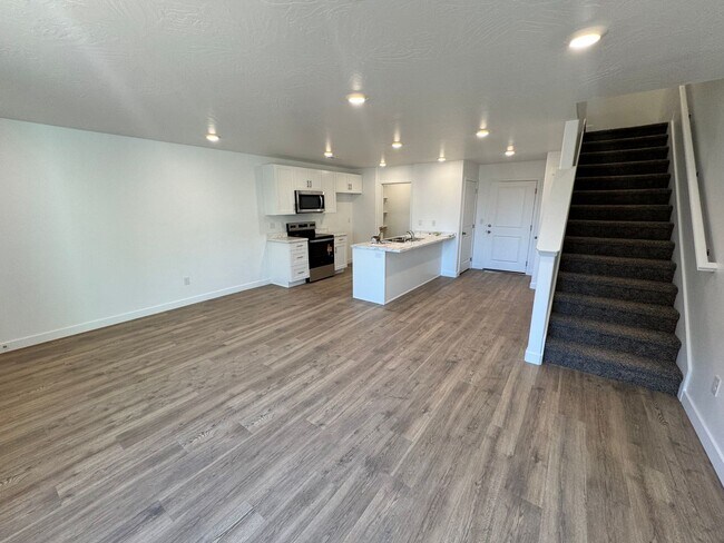 Foto del edificio - Brand New Long Valley Town home!!