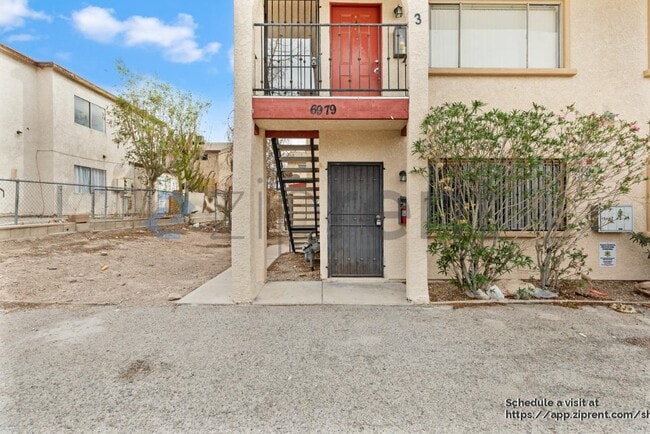 Foto del edificio - 6979 Issac Ave