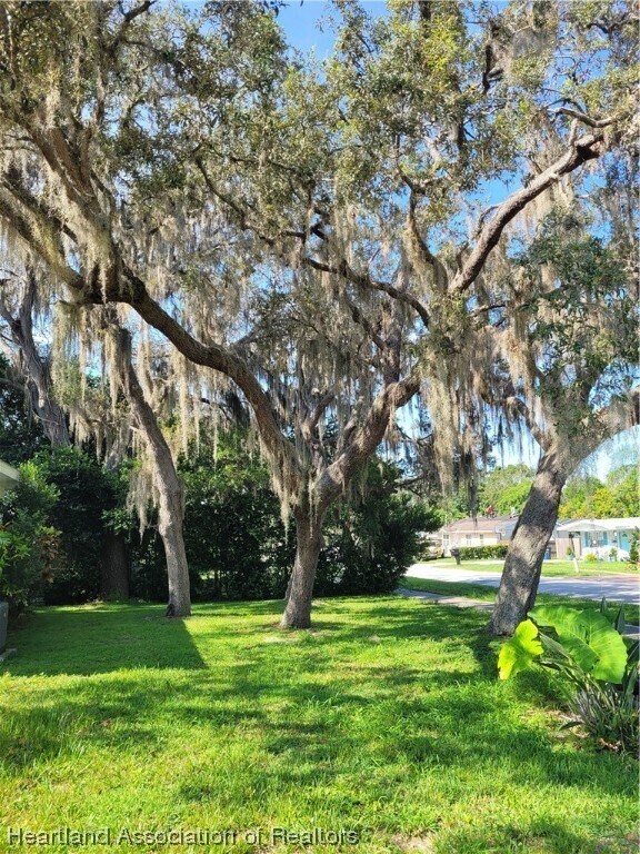 Foto del edificio - 1105 Taseschee Dr