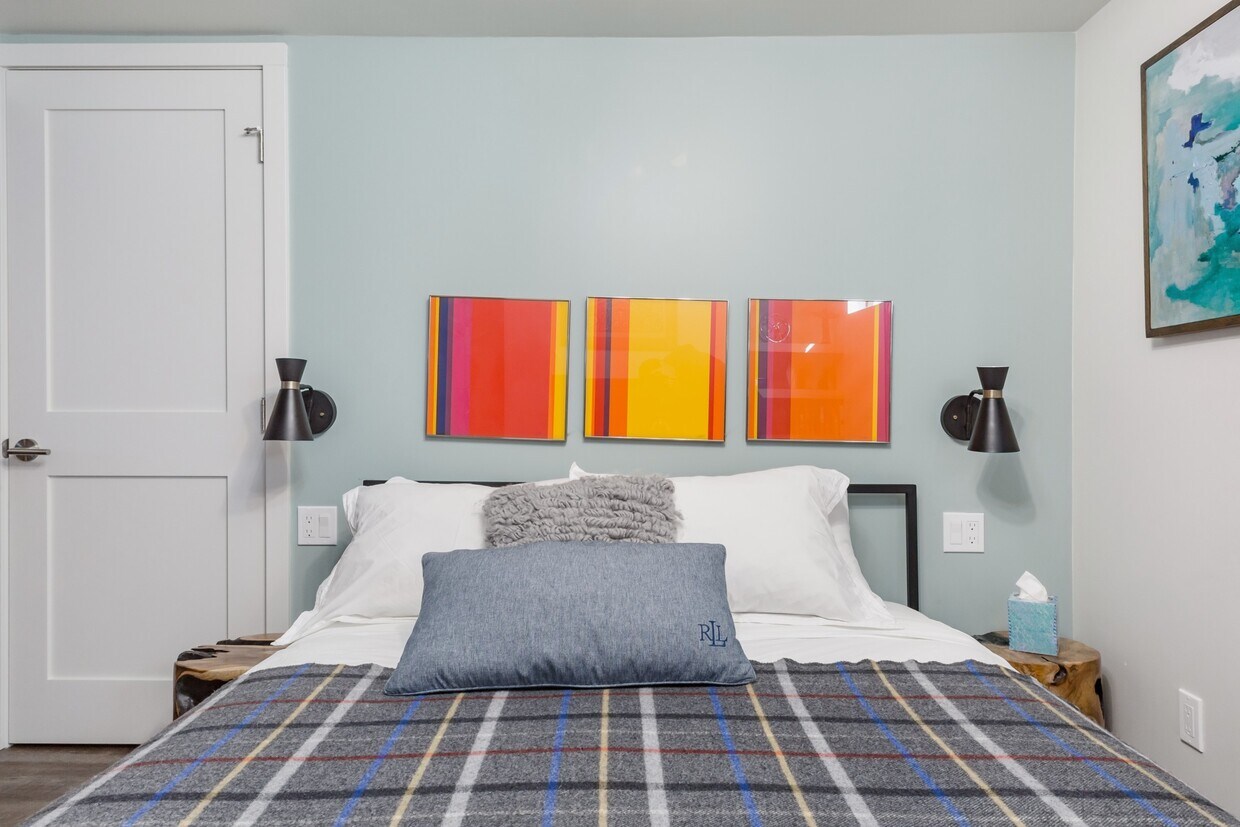 Foto principal - 2515 Dexter Ave N