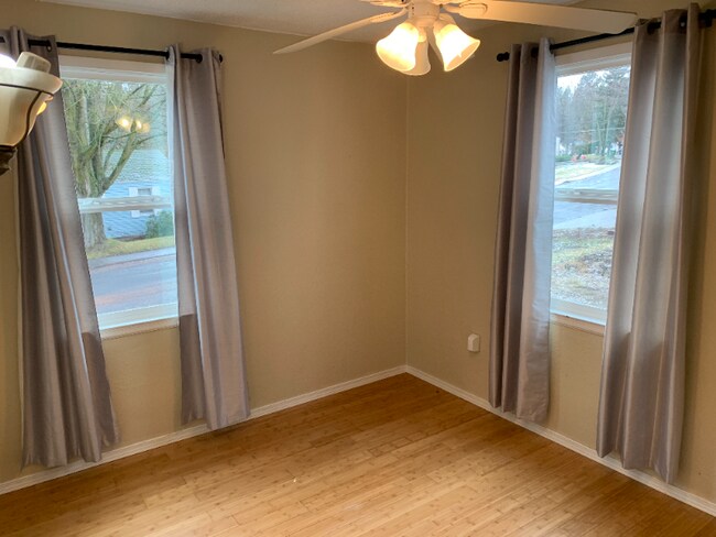 Building Photo - 3128 W Trinity Pl