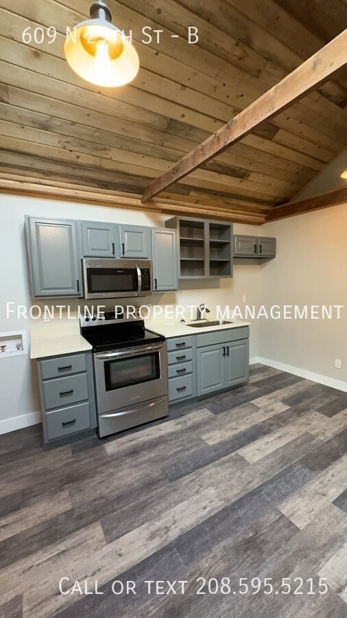 Building Photo - 609 N 29th St