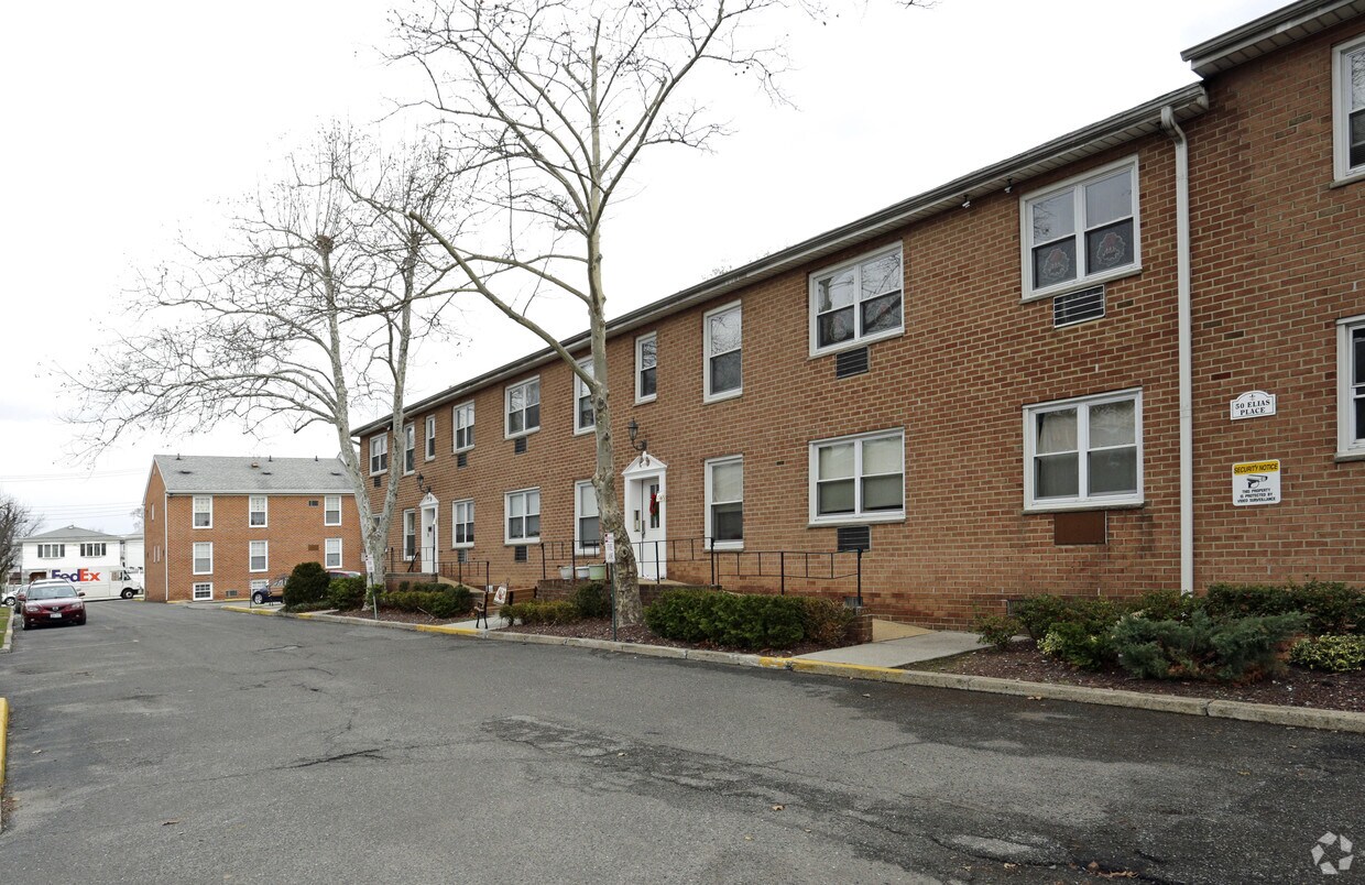 Foto del edificio - 50 Elias Pl