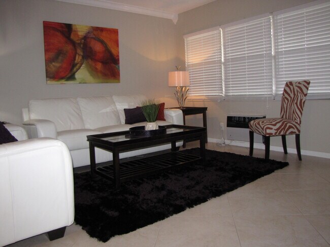 Building Photo - 344 Brighton I