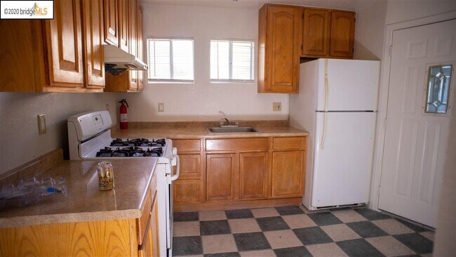 Building Photo - 2039 23rd Ave