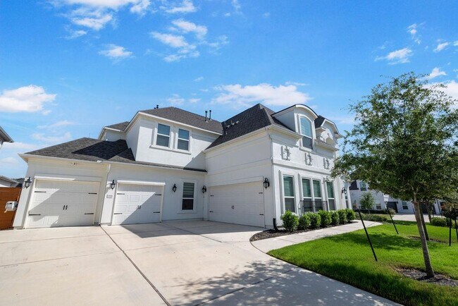 Building Photo - 3304 Belted Galloway St