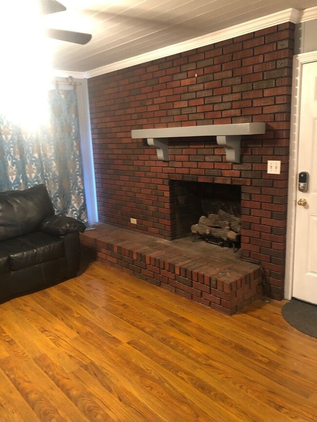 Foto del edificio - 4 Bed / 2.5 Bath