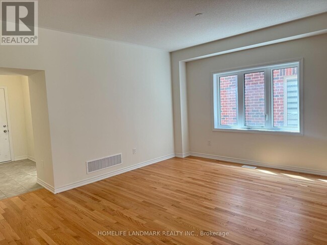 Building Photo - 4 Kenneth Ross Bnd