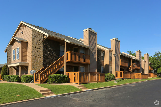 Building - Astoria Pointe