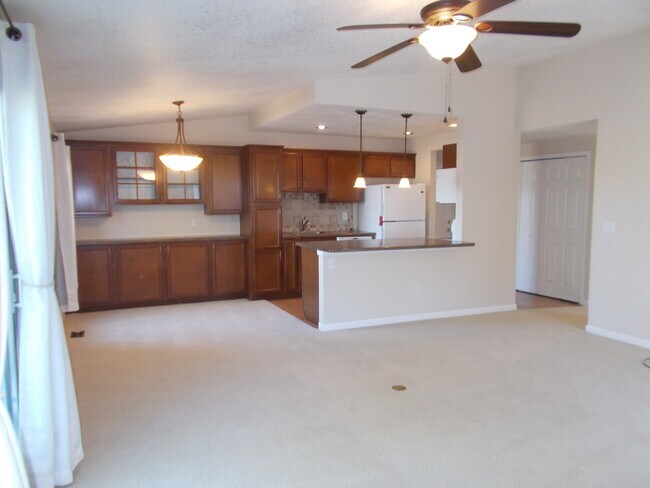 Building Photo - 9135 W Cedar Dr
