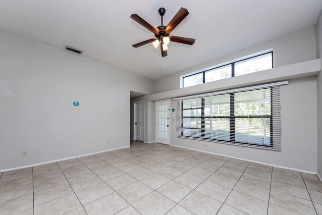 Building Photo - 5237 Desmond Ln