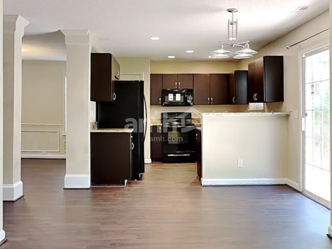 Foto del edificio - 209 Kindlewood Dr