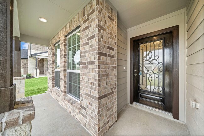 Building Photo - 3327 Tilley Dr