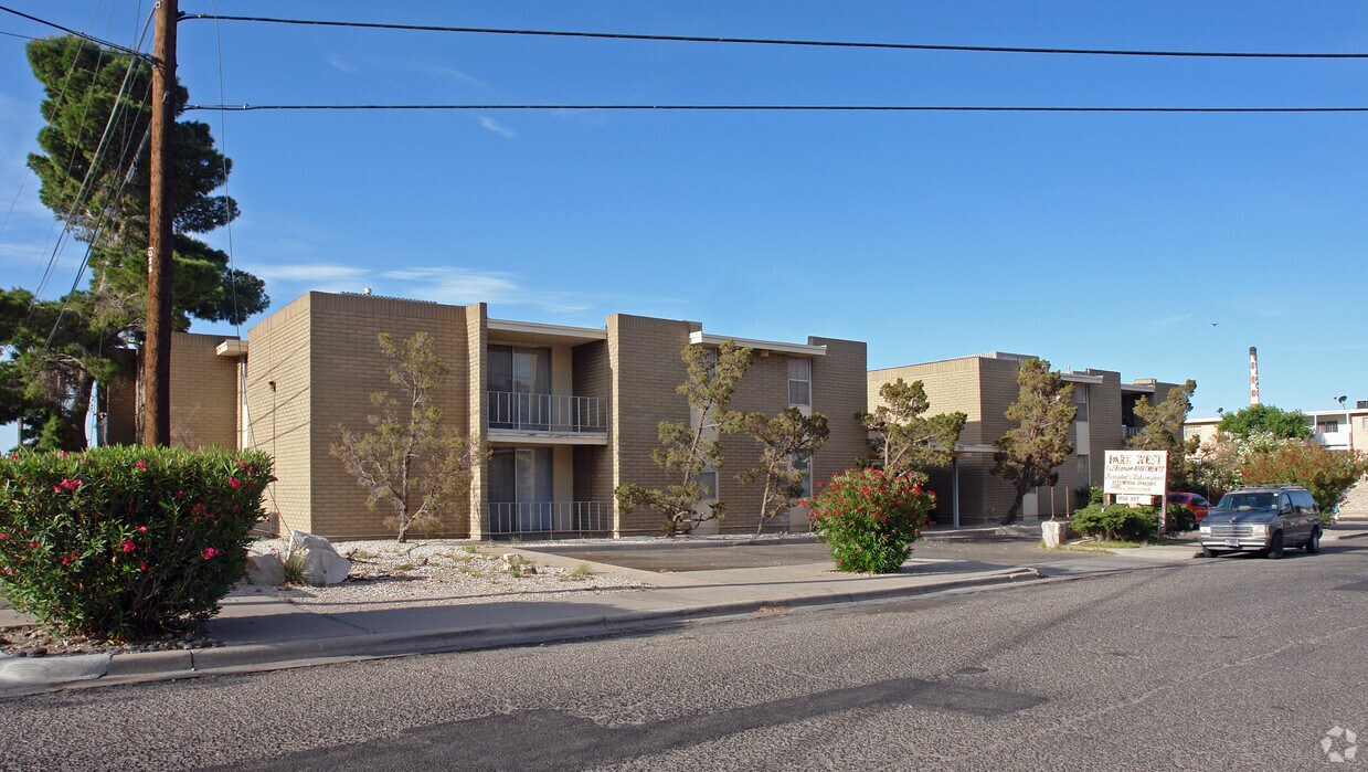 Primary Photo - Parkwest Apartments