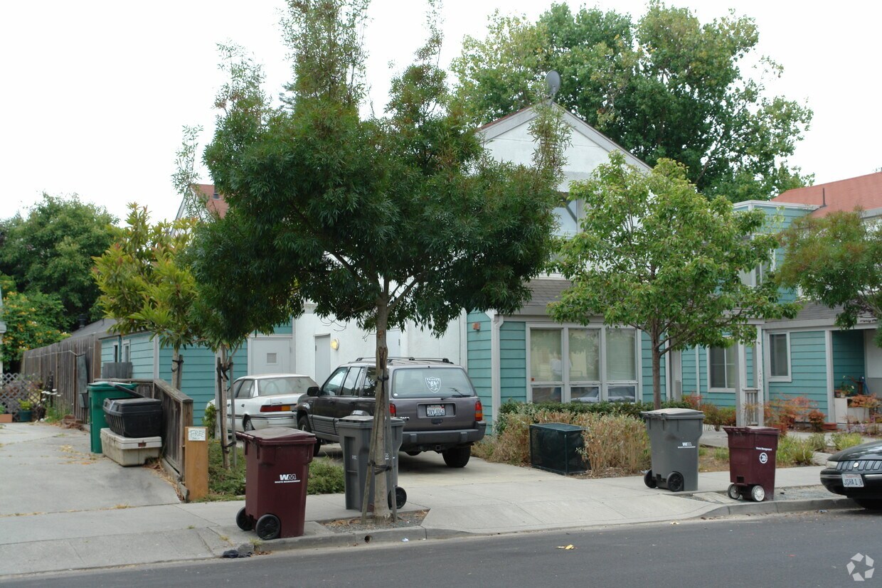 Building Photo - 1265 Ocean Ave
