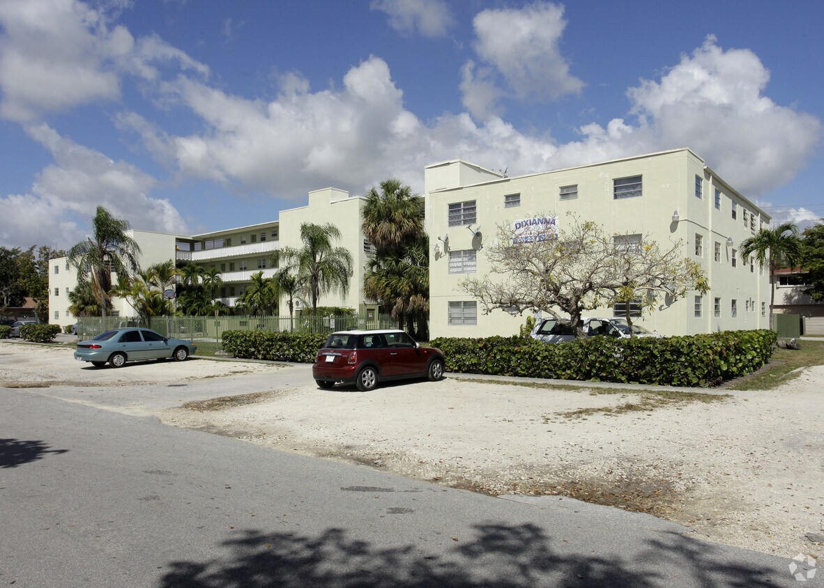 Primary Photo - Dixianna Villas