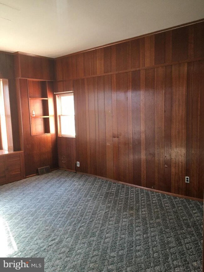 Foto del edificio - 122 N Main St