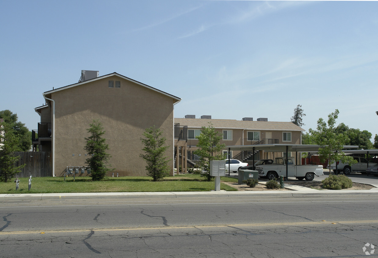 980 E Dinuba Ave, Reedley, CA 93654 Apartments - Reedley, CA