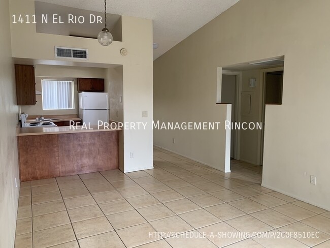 Foto del edificio - BRAND NEW INSIDE!!! Adorable 2BD/1BA