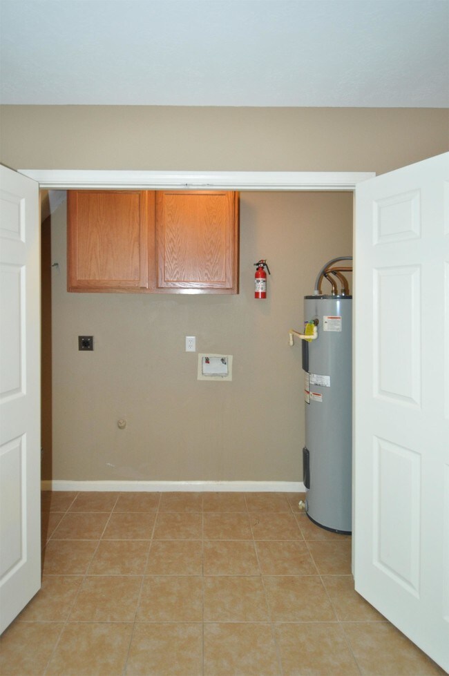 Building Photo - 21473 W Wallis Dr