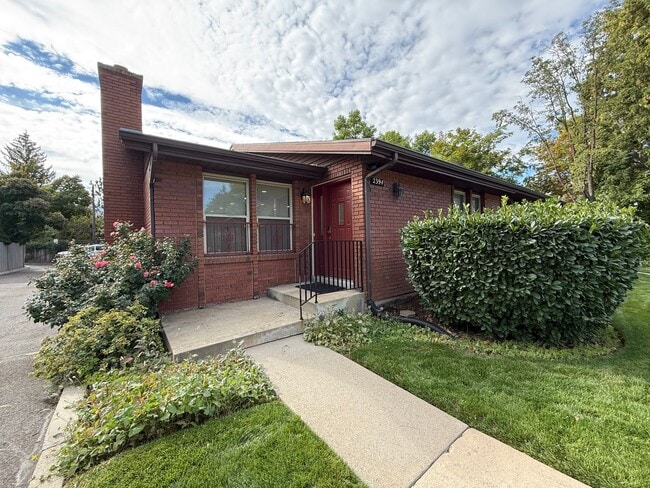 Beautifully Updated Home in Holladay - Beautifully Updated Home in Holladay