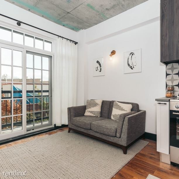 Foto del edificio - 8-3 Wyckoff Ave