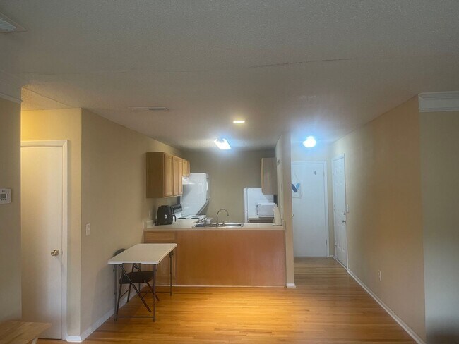 Building Photo - ? Now Leasing in Hanahan! ? 2 Bed • 2 Full...