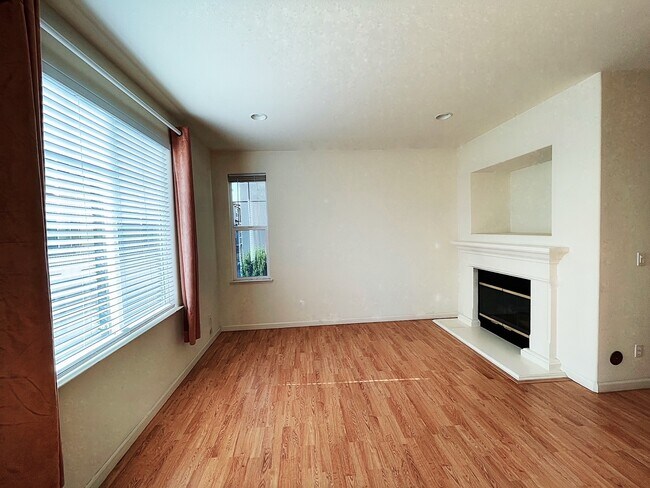 Foto del edificio - 369 Brisa Suave Cmn