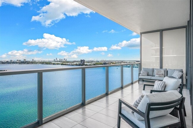 Foto del edificio - 788 NE 23rd St