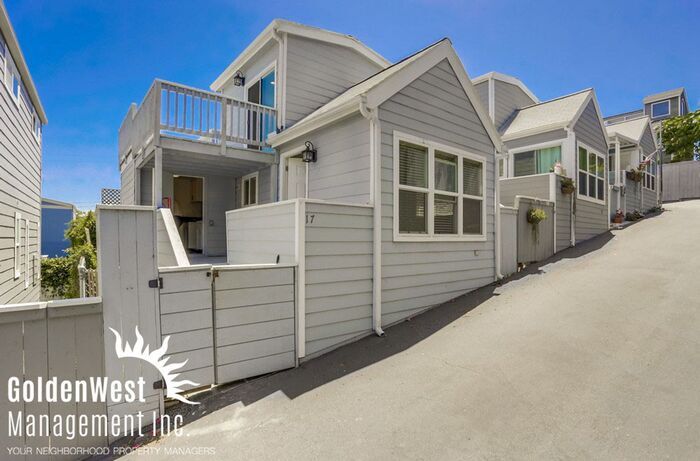 Foto principal - 1624 N Coast Hwy 101