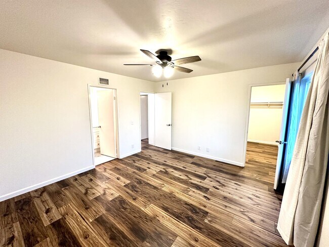 Foto del edificio - 14420 High Pine St