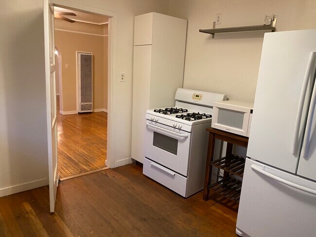 Building Photo - 5223 Range View Ave