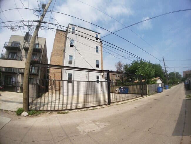 Building Photo - 6529 S Kimbark Ave