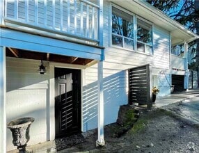 Building Photo - 516 2nd Ave S
