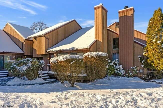 Building Photo - 117 Bluebird Dr