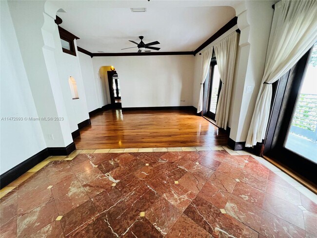 Foto del edificio - 1470 Lincoln Terrace