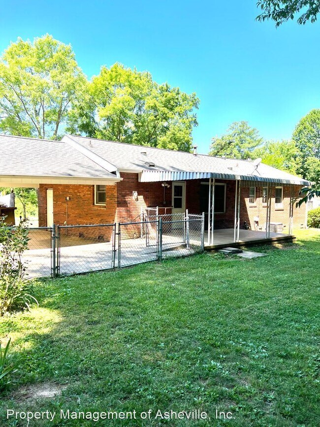 Building Photo - 3 br, 1.5 bath House - 9 Lynwood Cir
