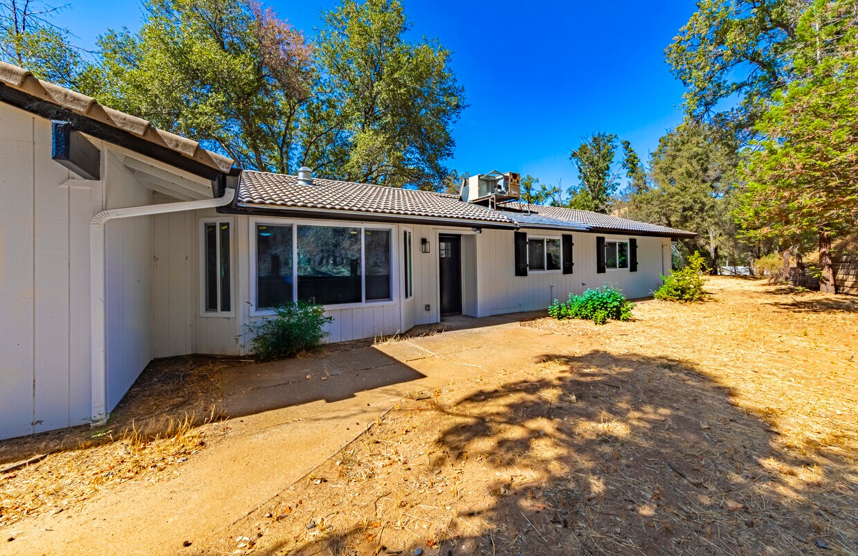 Foto principal - 35680 Forest Dr