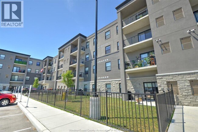 Building Photo - 207 Brock St