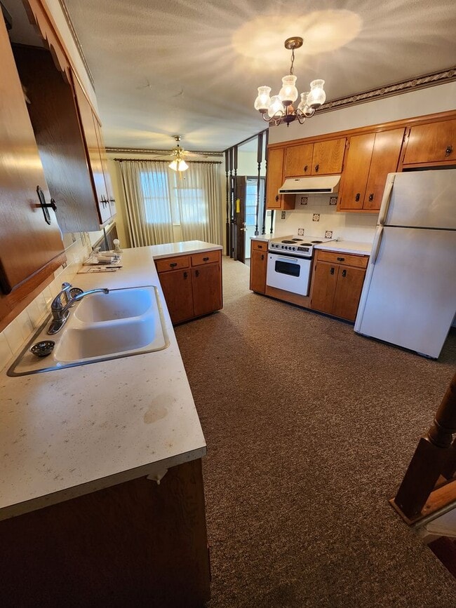 Building Photo - 1115 N Sherman Ave